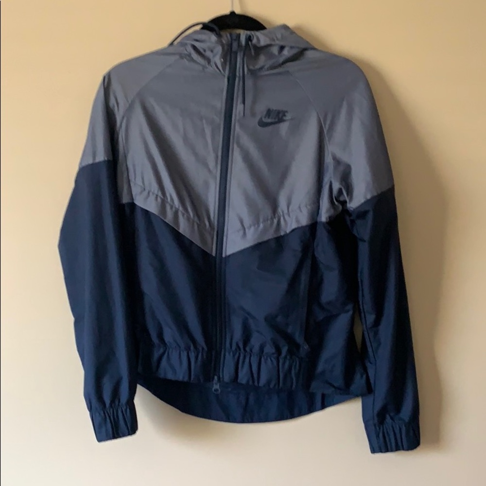 Women’s Nike wind breaker